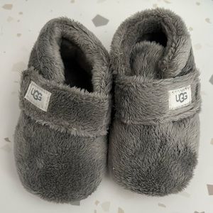 Baby uggs size 2/3